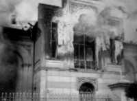 The burning Wloclawek Synagogue.