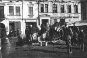 Marktplatz und Brunnen in Auschwitz, 1940